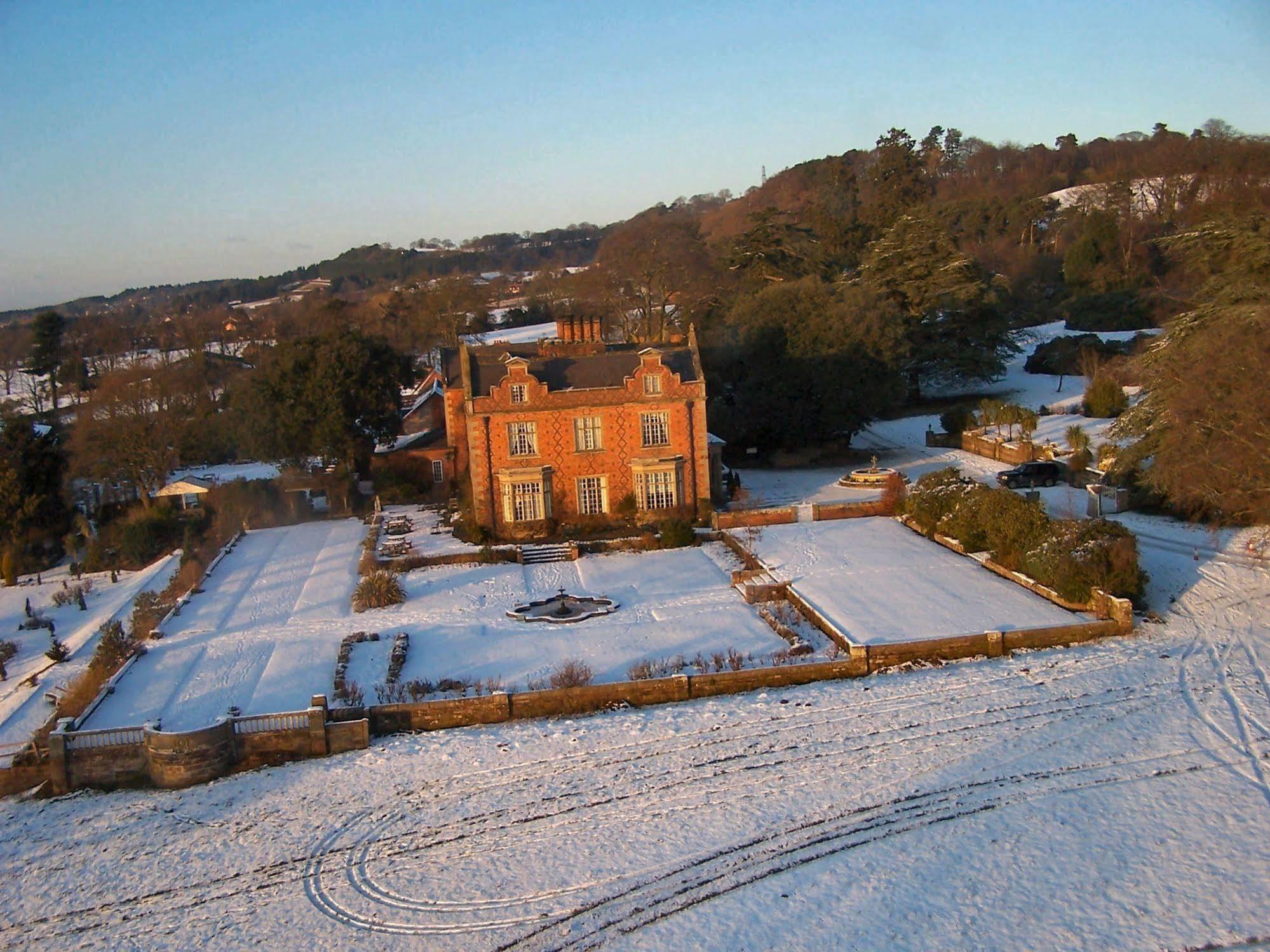 Willington Hall Hotel タルボリー エクステリア 写真
