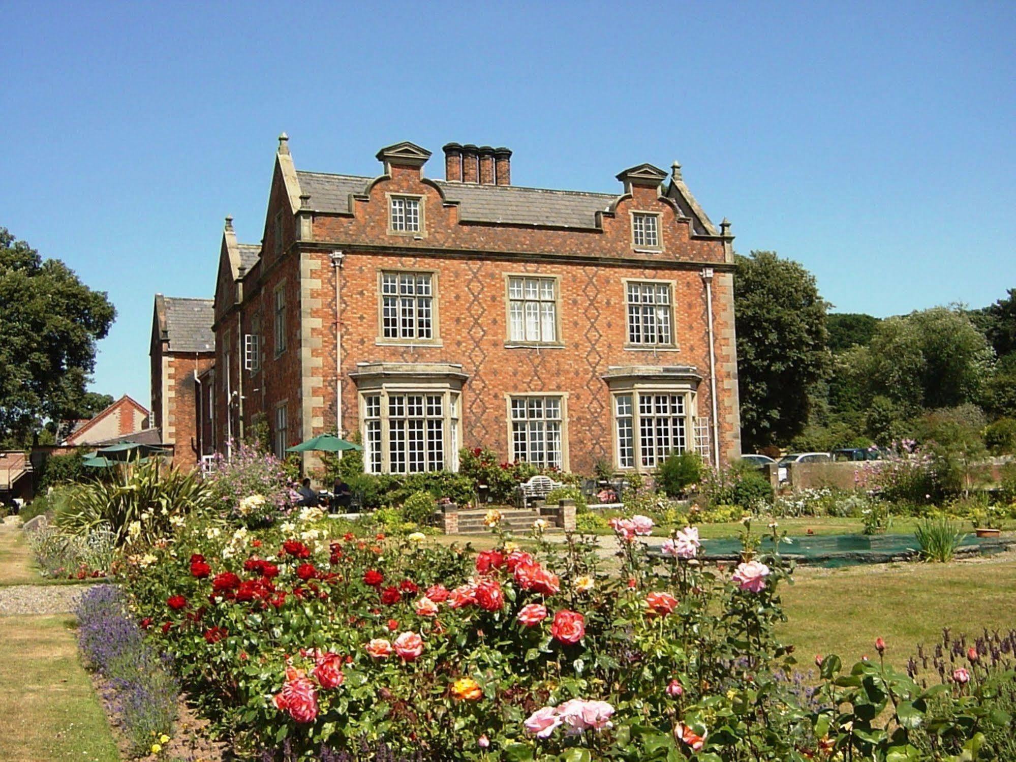 Willington Hall Hotel タルボリー エクステリア 写真