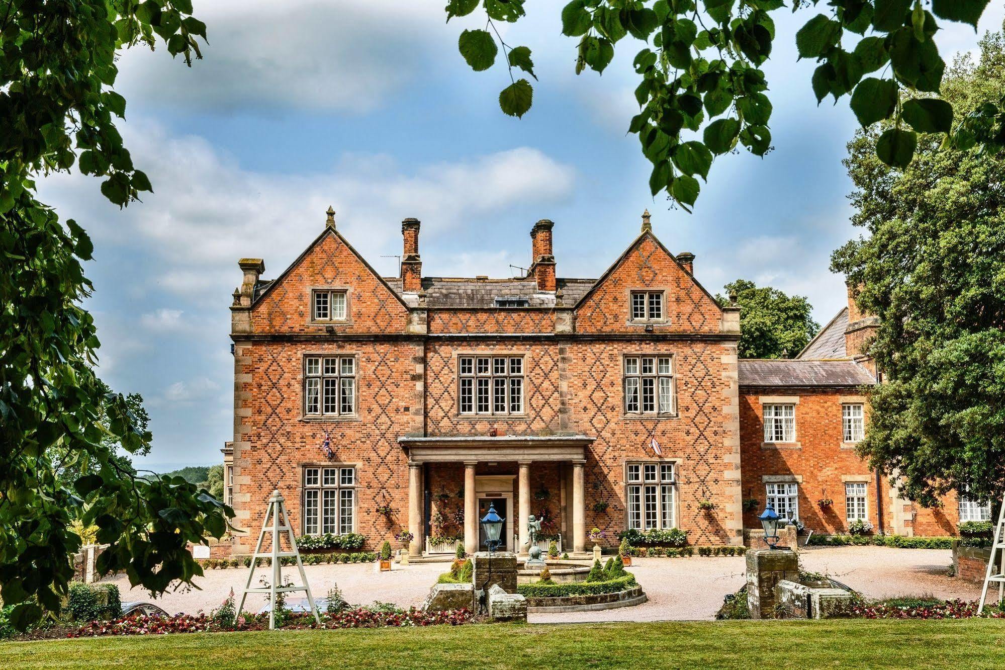 Willington Hall Hotel タルボリー エクステリア 写真